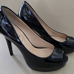 Guess Black heels 4.5" size 6.5